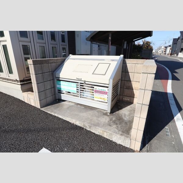 現地周辺 (ゴミ置き場)