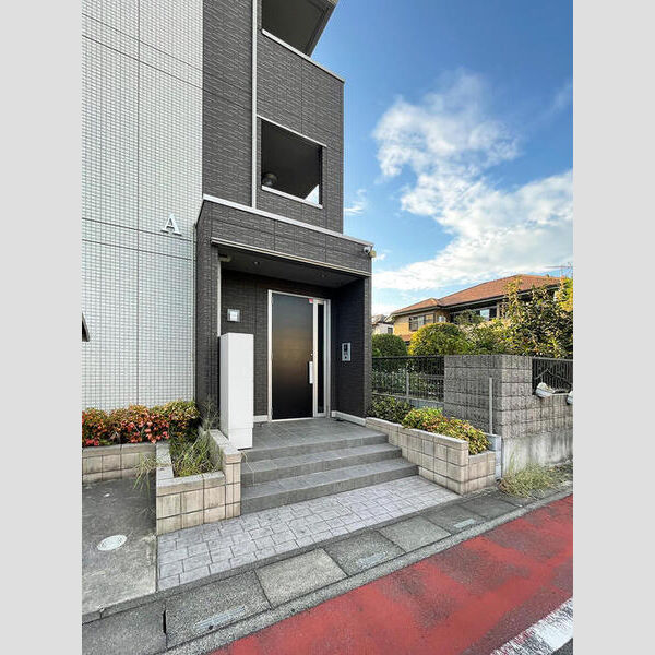 エントランス (エントランス)