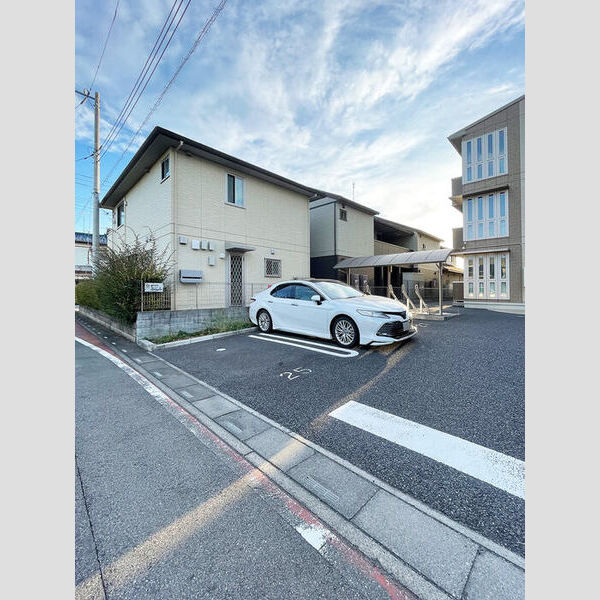 駐車場 (駐車場)