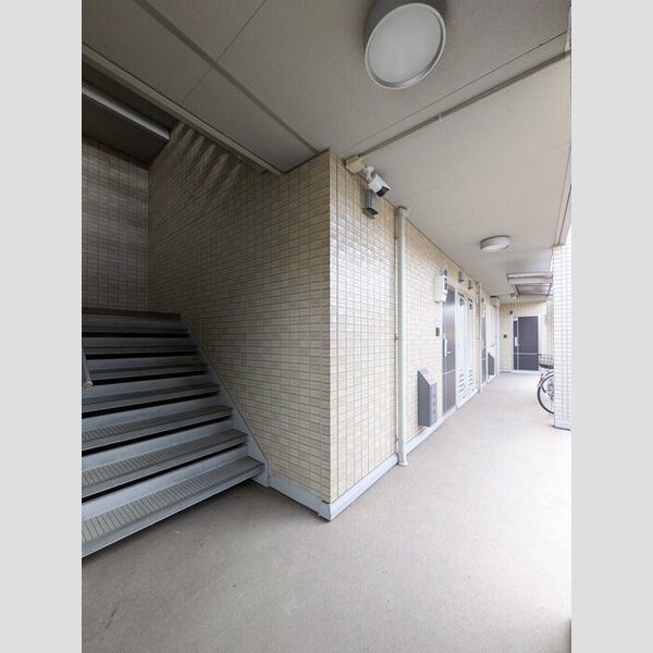 エントランス (エントランス)