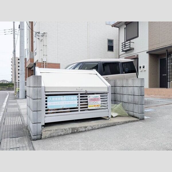 現地周辺 (ゴミ置き場)