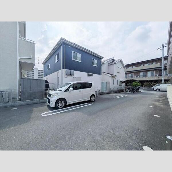 駐車場 (駐車場)