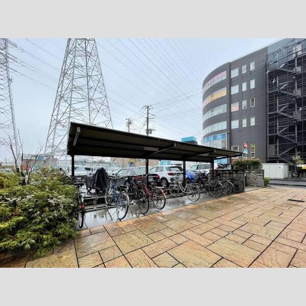 現地周辺 (駐輪場)