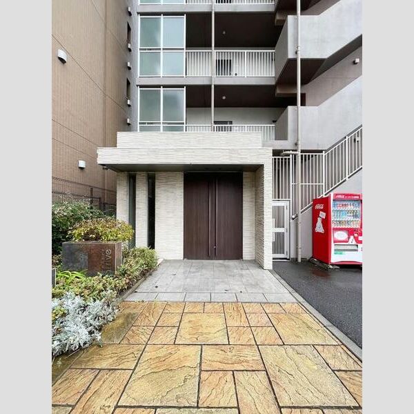 エントランス (エントランス)