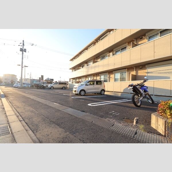 駐車場 (駐車場)