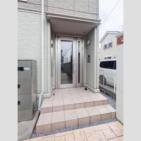 エントランス (エントランス)