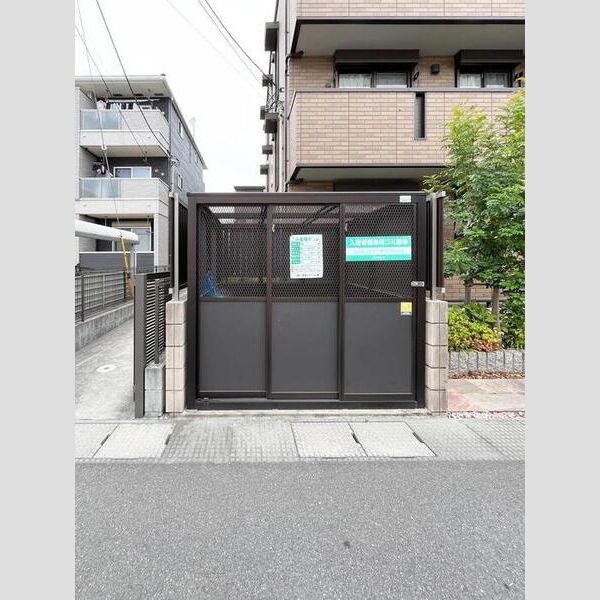 現地周辺 (ゴミ置き場)