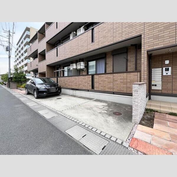 駐車場 (駐車場)