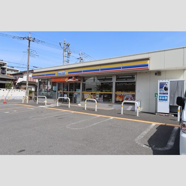 現地周辺 (ミニストップ八潮伊勢野店(409m))
