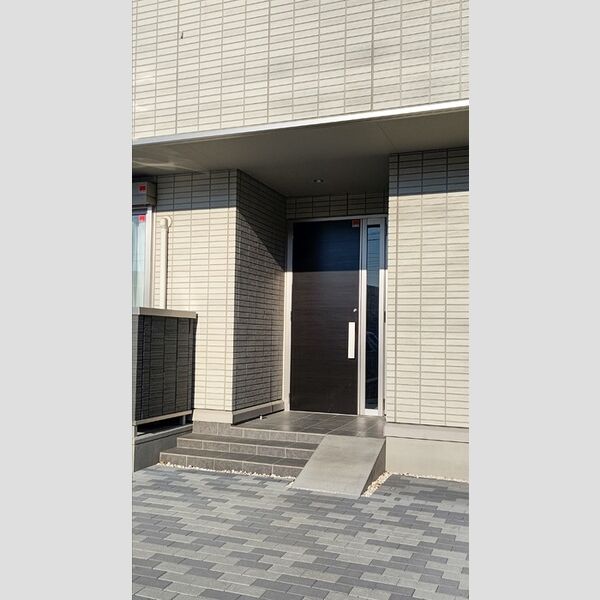 エントランス (エントランス)