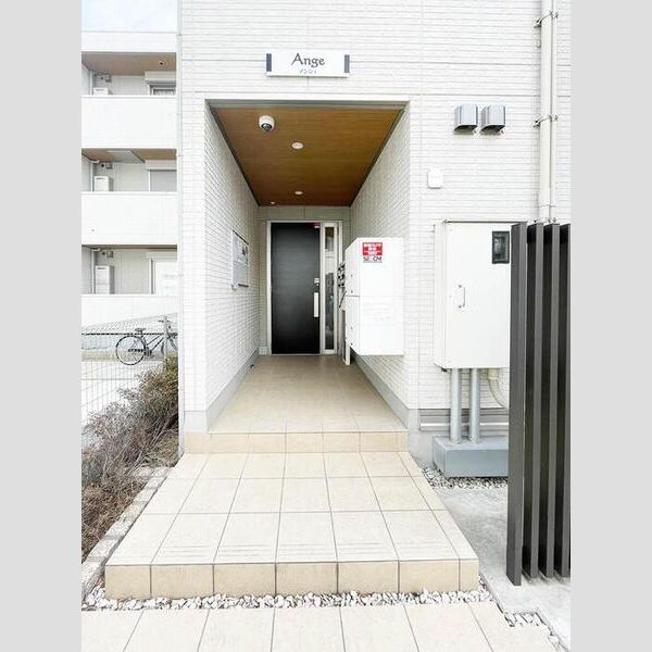 エントランス (エントランス)