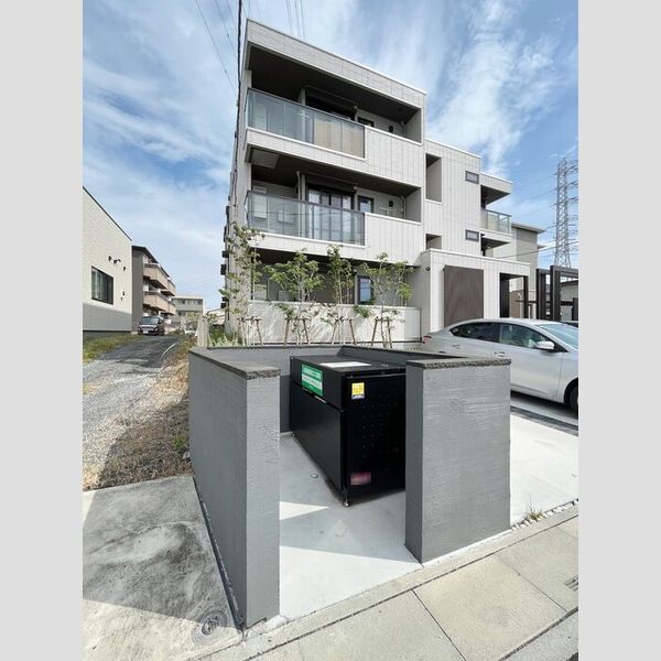 現地周辺 (ゴミ置き場)