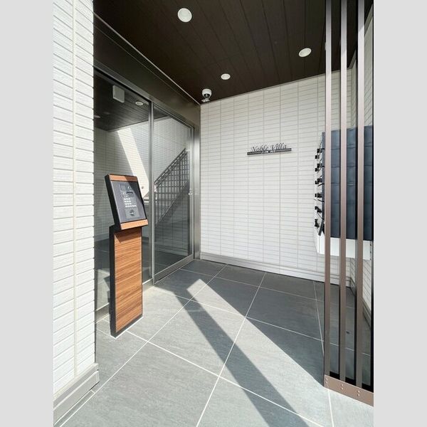 エントランス (エントランス)