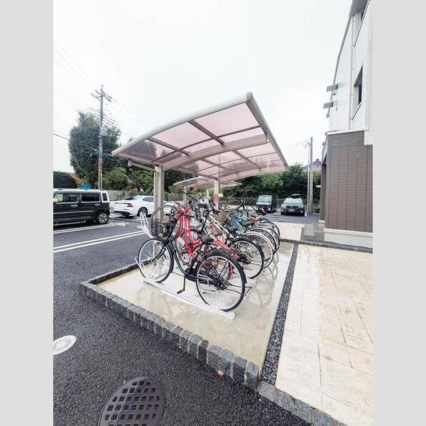 現地周辺 (駐輪場)