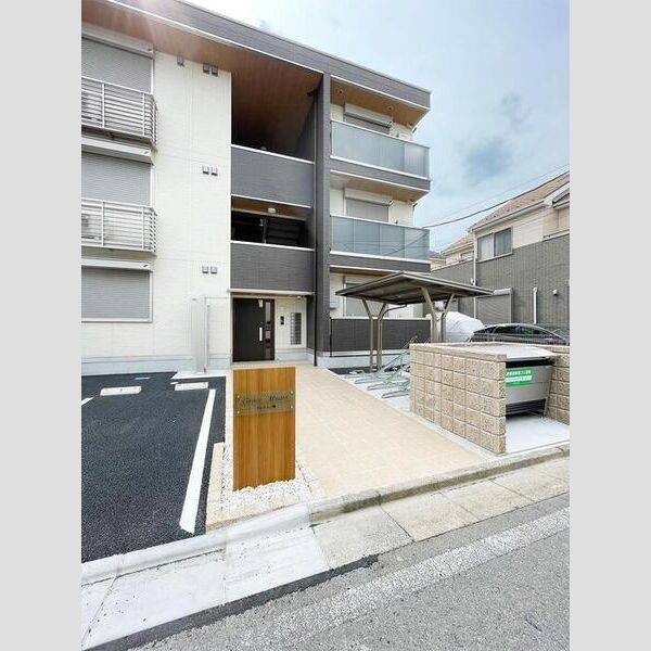 エントランス (エントランス)