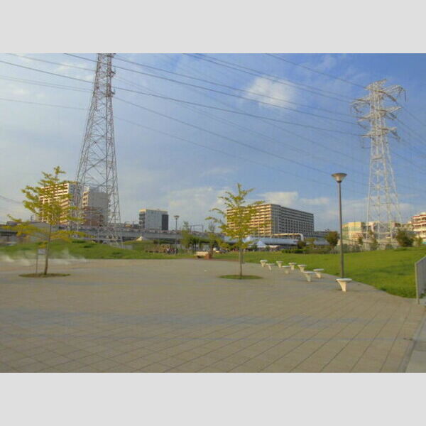 現地周辺 (八潮駅前公園(576m))