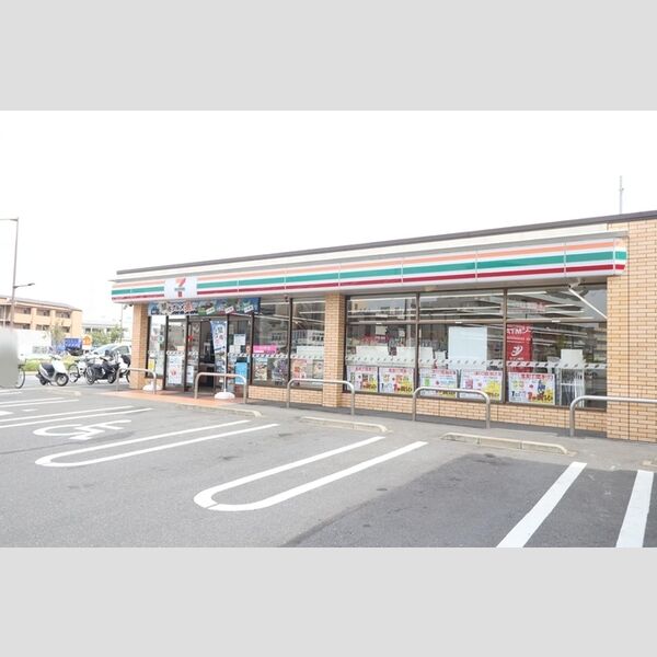 現地周辺 (セブンイレブン八潮駅南口店(568m))