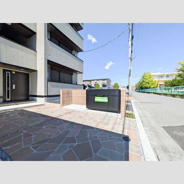 現地周辺 (ゴミ置き場)
