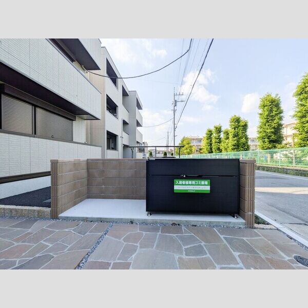 現地周辺 (ゴミ置き場)