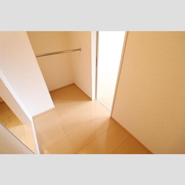 収納 (ウォークスルークローゼット)