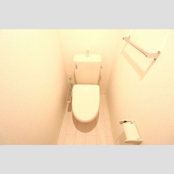 トイレ (温水洗浄暖房便座)