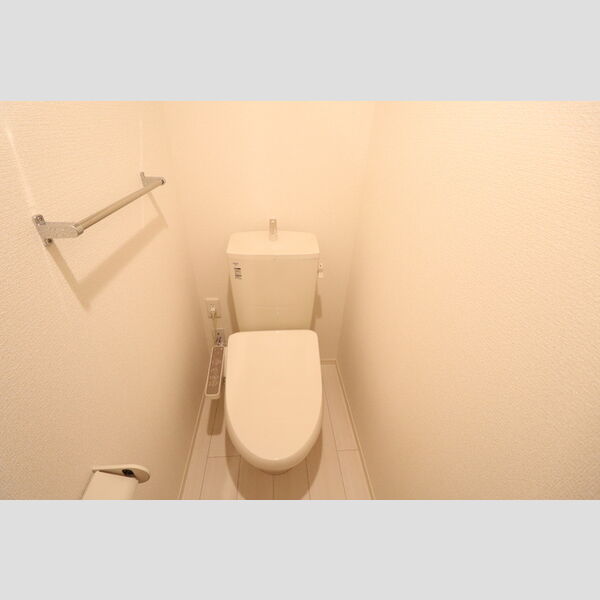 トイレ (温水洗浄暖房便座)