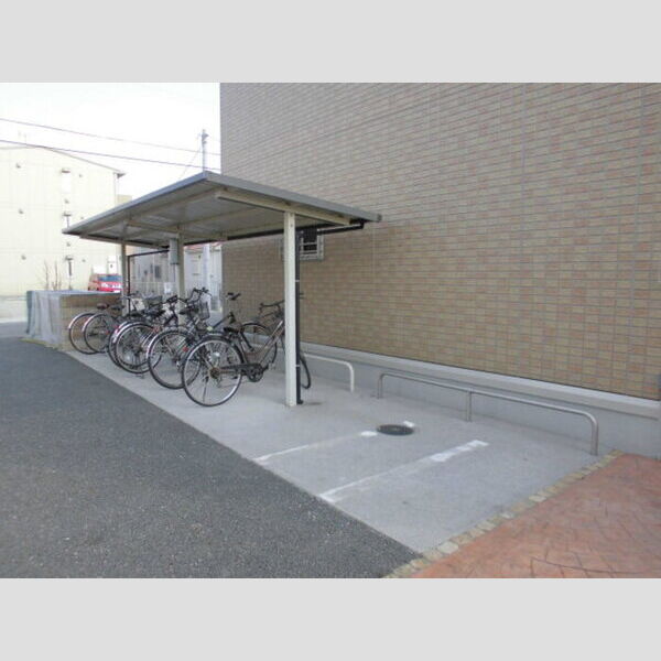 その他 (駐輪場)