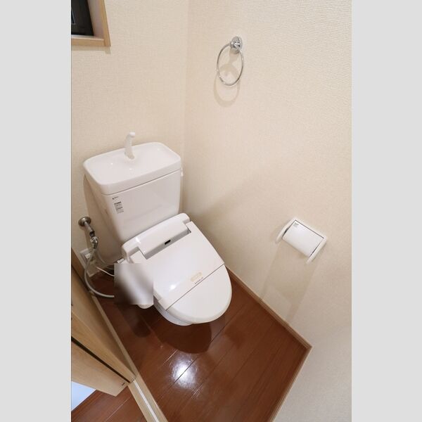 トイレ (温水洗浄暖房便座)