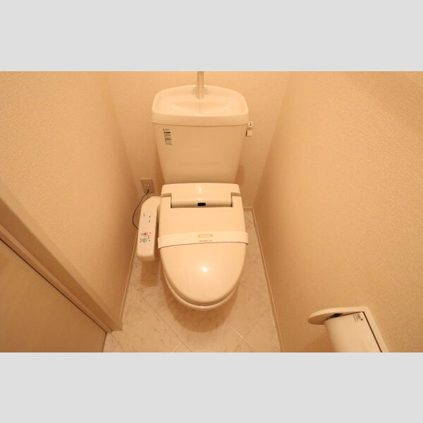 トイレ (温水洗浄暖房便座)
