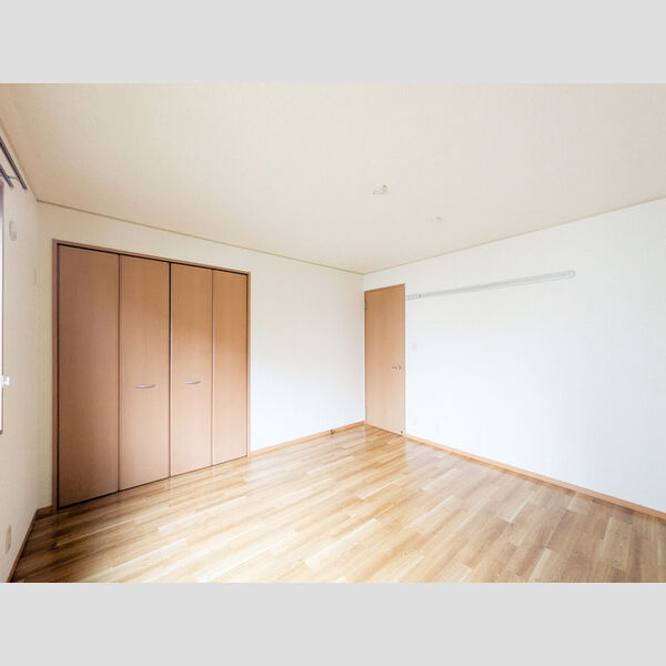 その他 (洋室8帖)