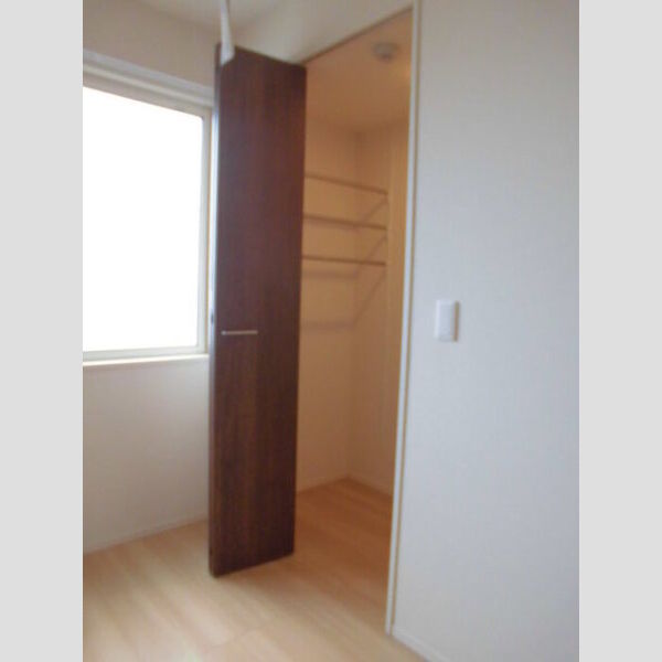 収納 (ワンステップクローゼット)