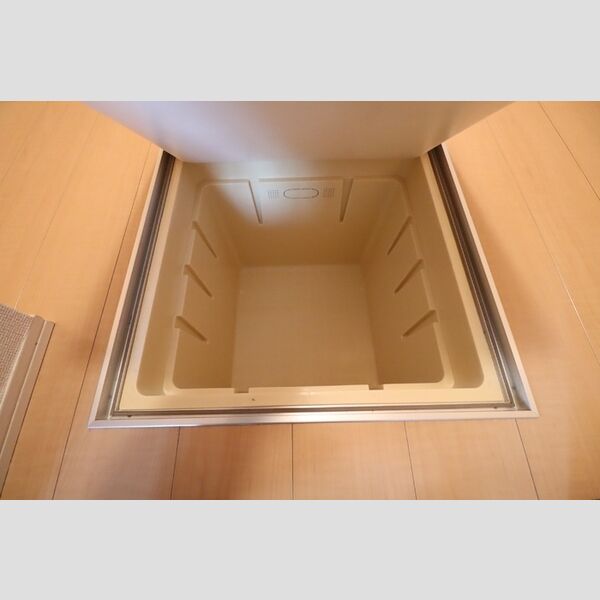 その他設備 (床下収納)