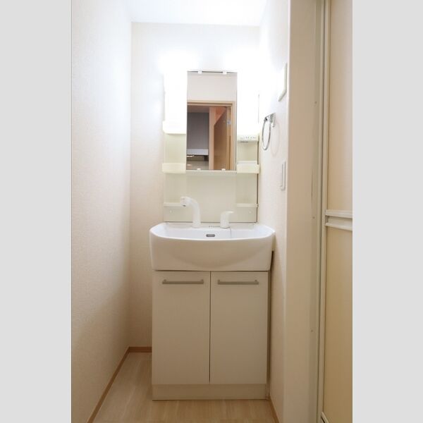 洗面所 (洗髪洗面化粧台)