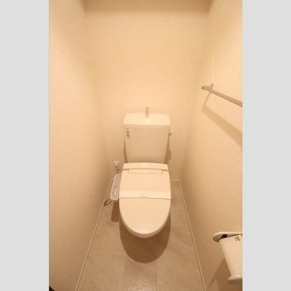 トイレ (温水洗浄暖房便座)