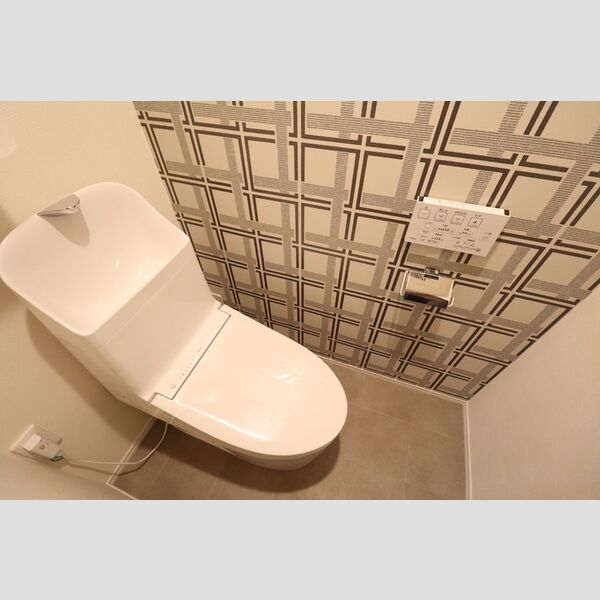 トイレ (温水洗浄暖房便座)