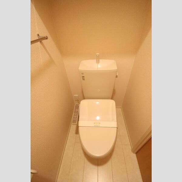 トイレ (温水洗浄暖房便座)