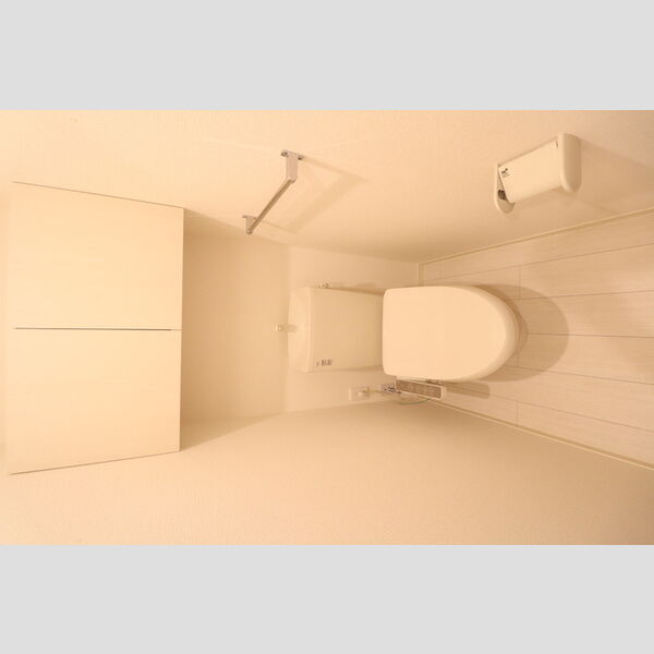 トイレ (温水洗浄暖房便座)