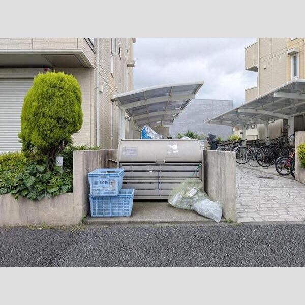 現地周辺 (ゴミステーション)