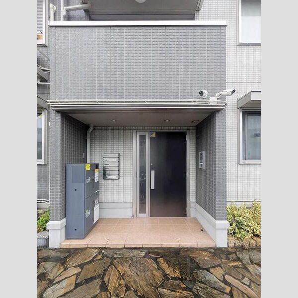 エントランス (出入口)