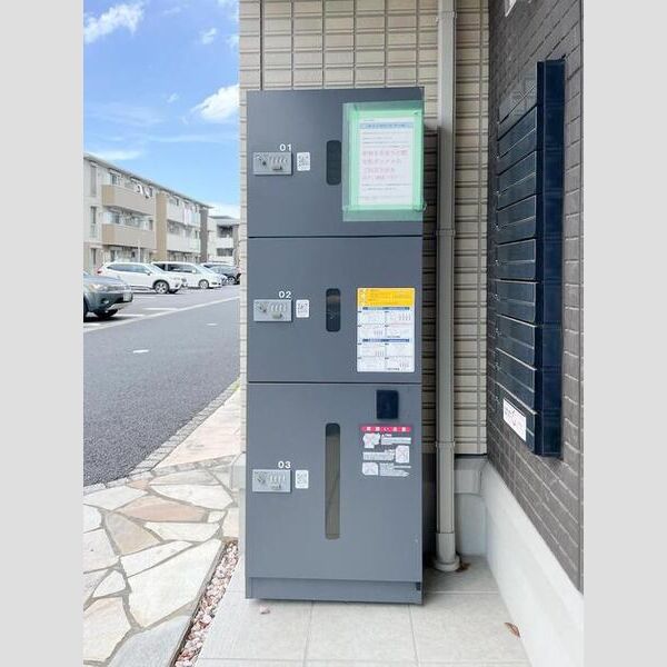 エントランス (宅配ボックス)