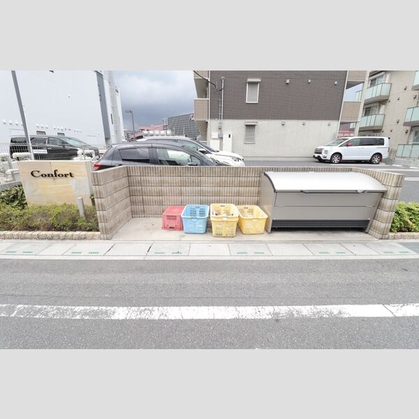 現地周辺 (ゴミステーション)