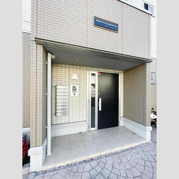 エントランス (出入口)