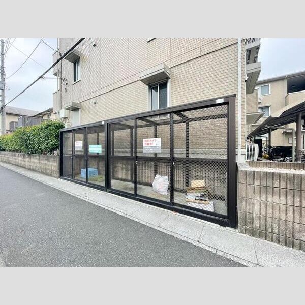 現地周辺 (ゴミステーション)