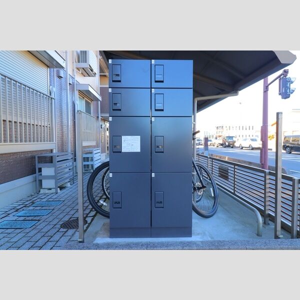 エントランス (宅配ボックス)