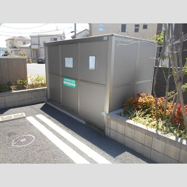 現地周辺 (ゴミ置き場)