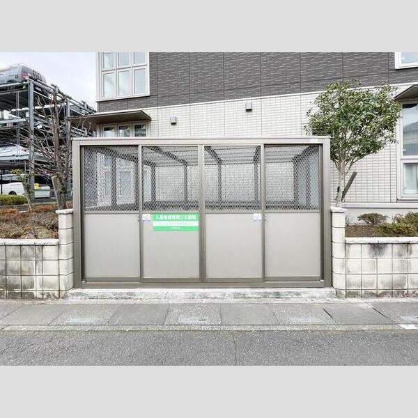 現地周辺 (ゴミステーション)