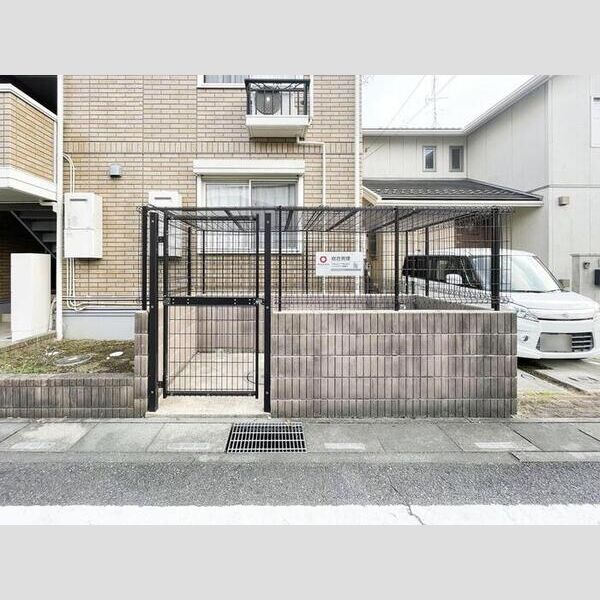 現地周辺 (ゴミステーション)