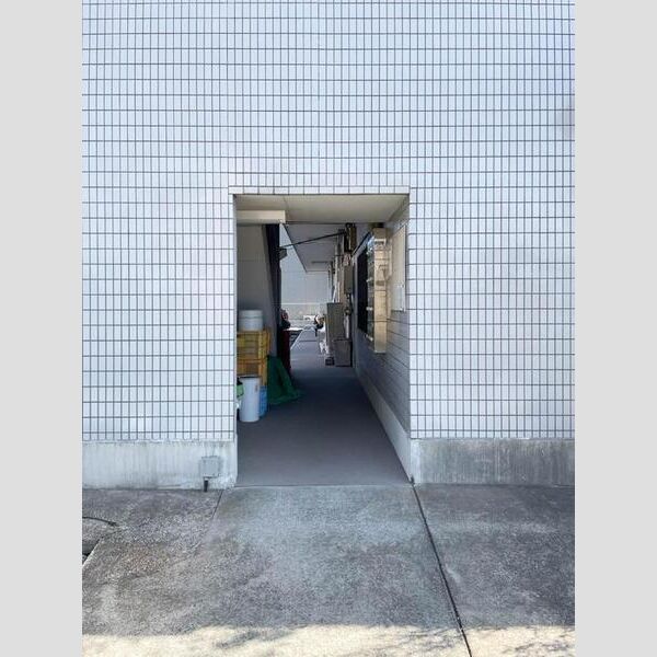 エントランス (出入口)