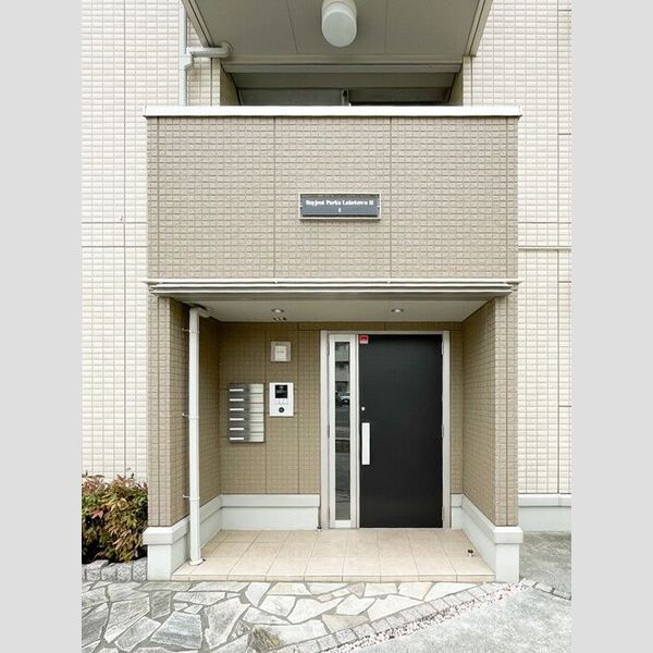 エントランス (出入口)