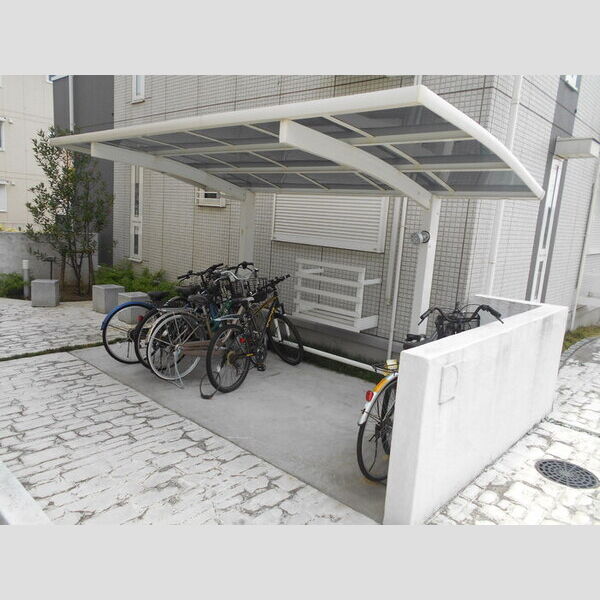 現地周辺 (駐輪場)